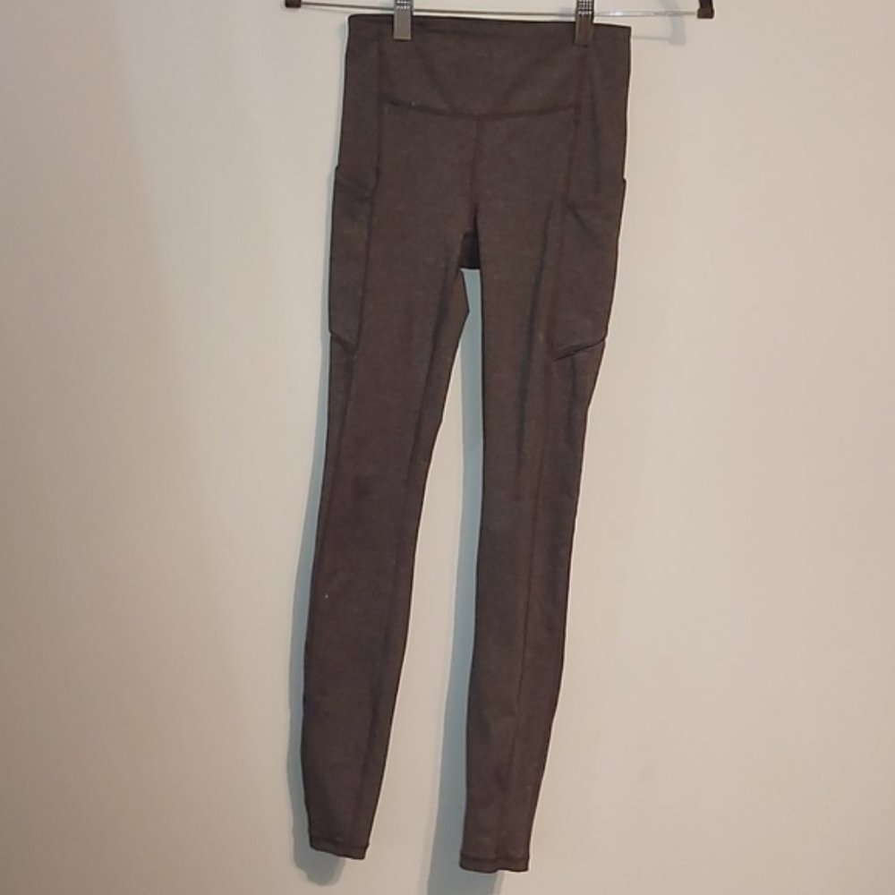 Lululemon size 2 dark grey legging with pockets!!!